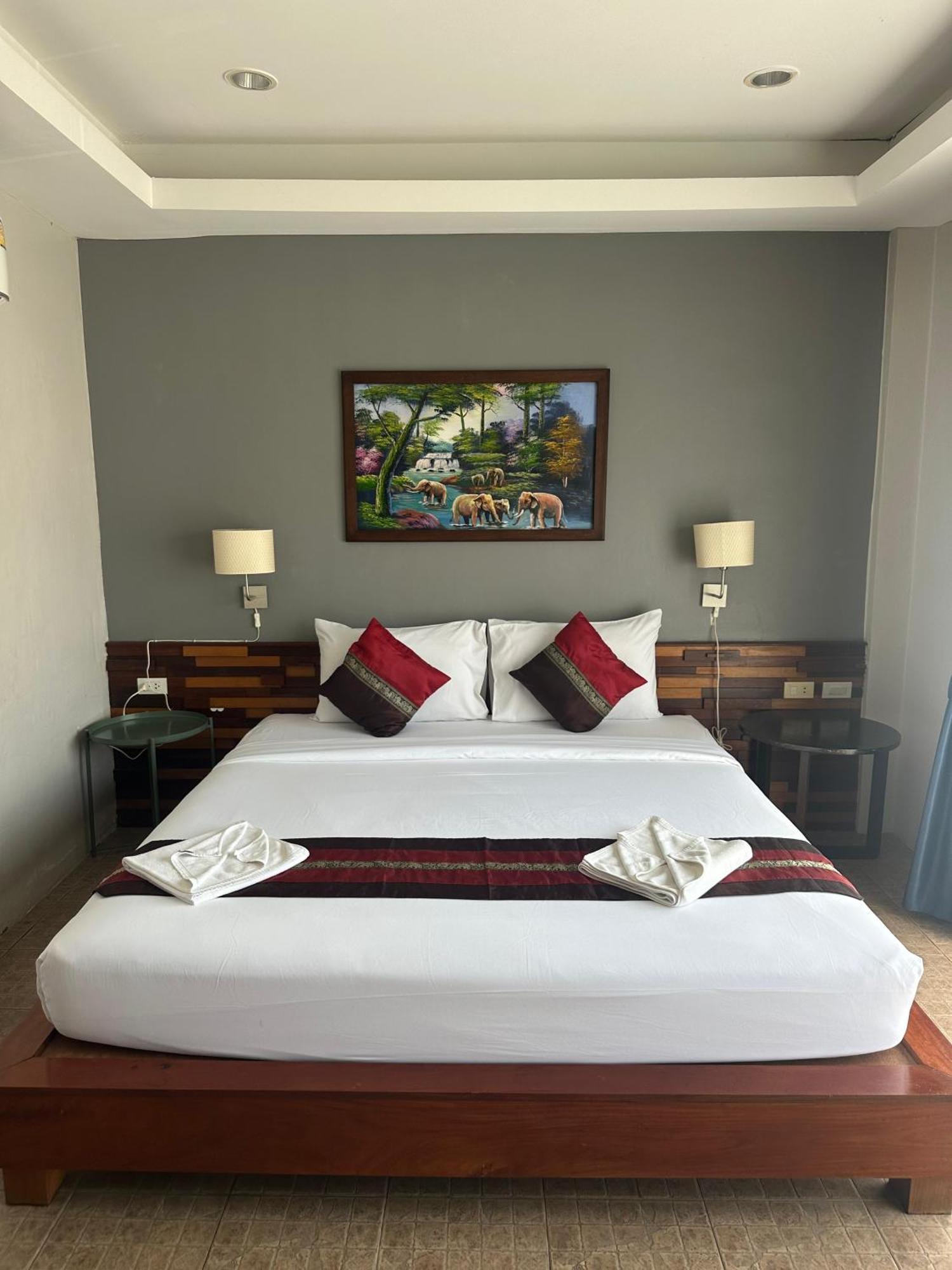 Memory 2 Hotel Phuket Exterior photo